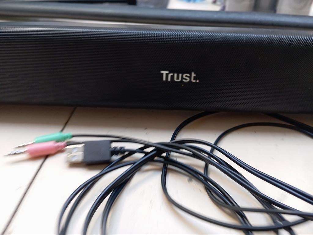 Barre de son Trust pour PC / TV, Enlèvement