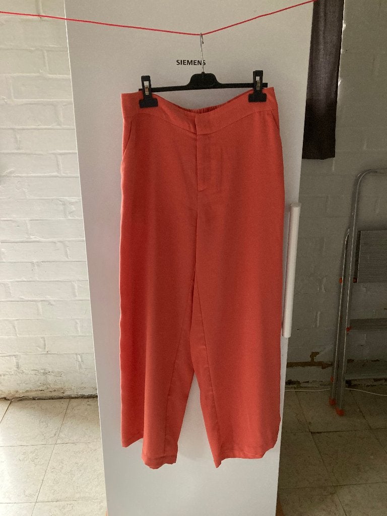 Perzikkleurige lange broek brede pijpen, Dina Tersago, 40, Maat 38/40 (M), Dina Tersago, Overige kleuren, Ophalen of Verzenden