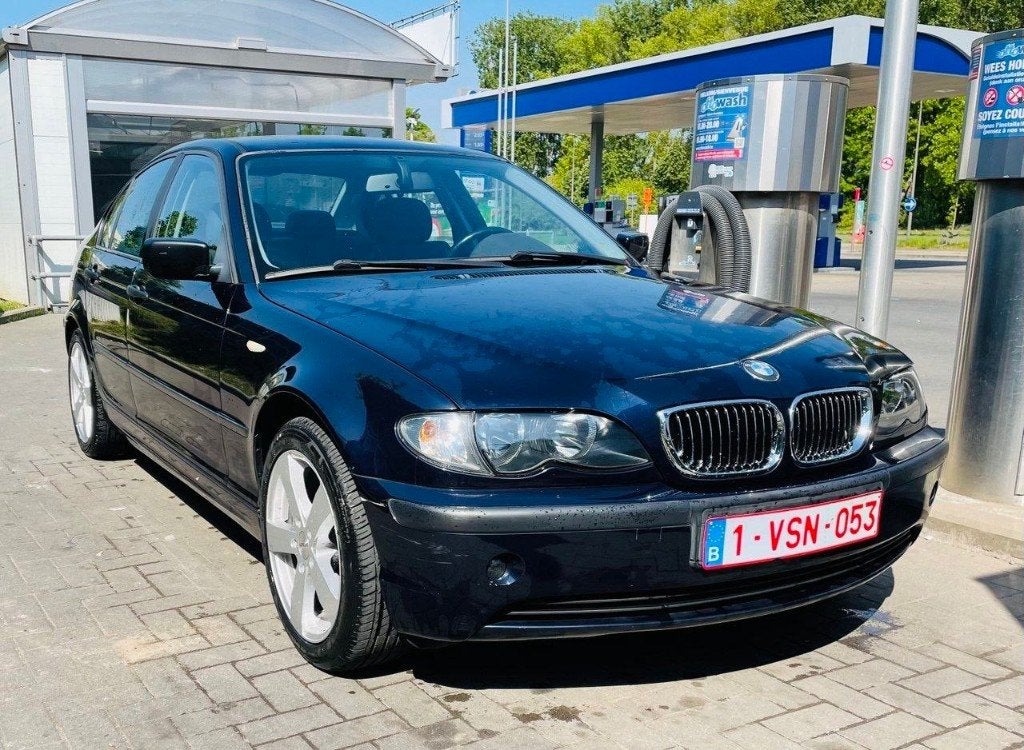 BMW E46 voor export of project., Auto's, 4 deurs, Achterwielaandrijving, Zwart, Blauw
