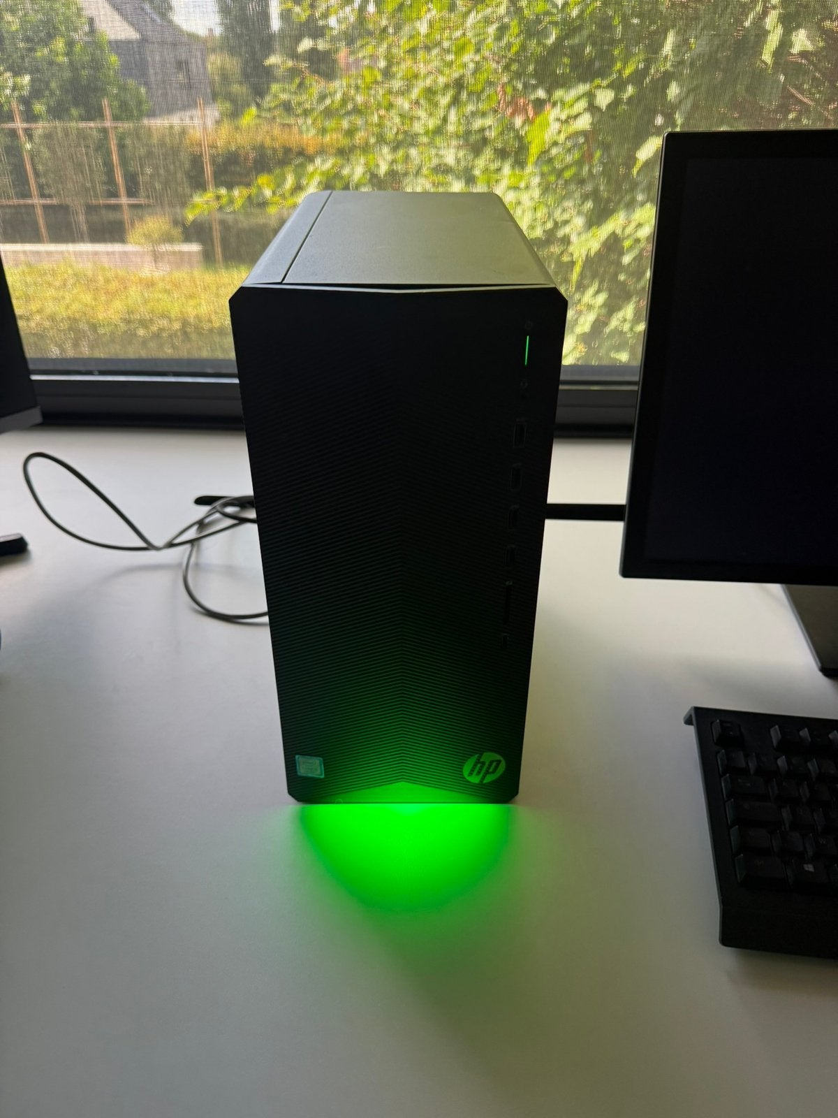 A vendre pc gamer avec ecran 144hz + souris clavier, Ophalen of Verzenden, Zo goed als nieuw