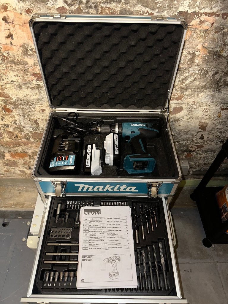 Makita HP457D 18V coffret complet (mandrin à remplacer), Enlèvement, Utilisé