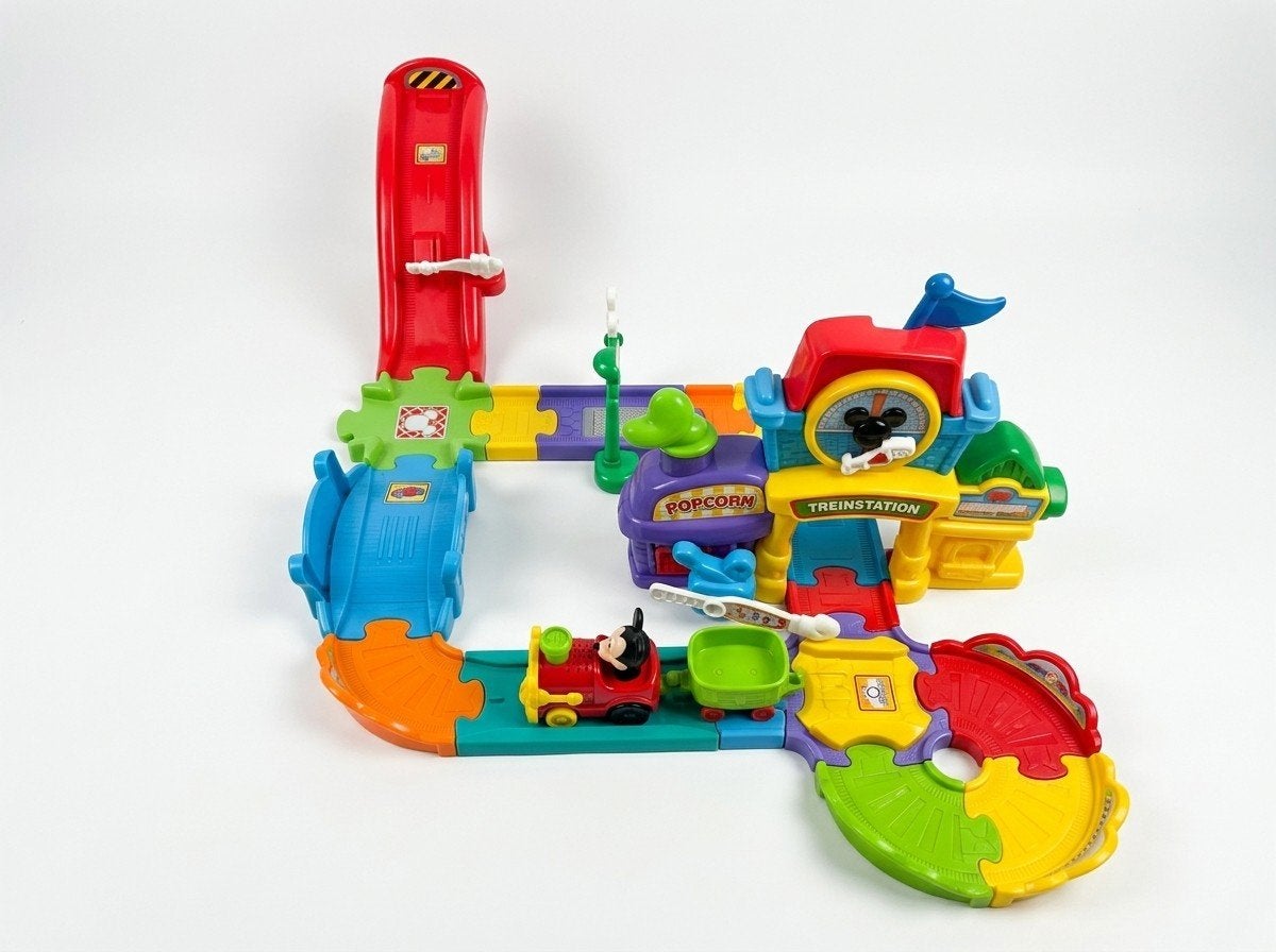 Mickey's Treinstation van VTech (Toet Toet Auto's), Kinderen en Baby's, Ophalen, Zo goed als nieuw, 6 maanden tot 2 jaar