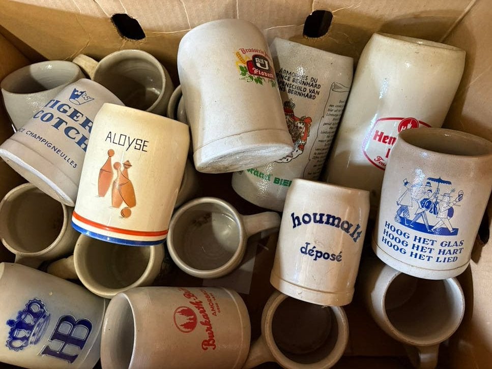 18 grandes et petites chopes à bière, Collections, Enlèvement, Comme neuf