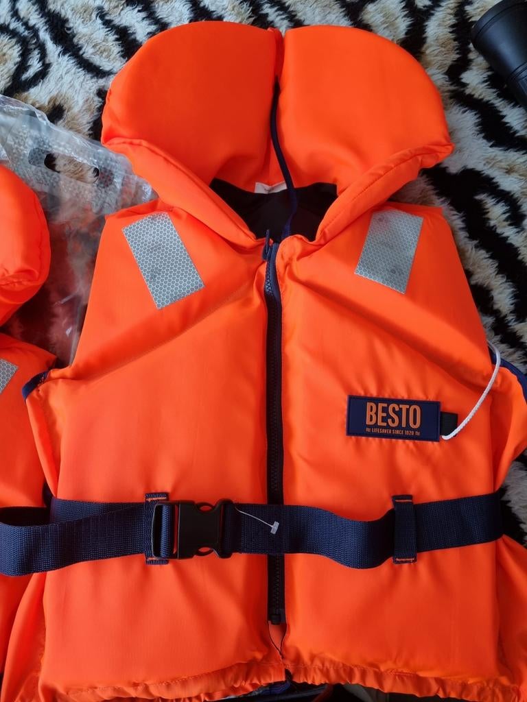 2 Nieuwe reddingsvesten, Besto maat small 40-60 kg., Ophalen, Nieuw, Besto Comfort, Dame of Heer