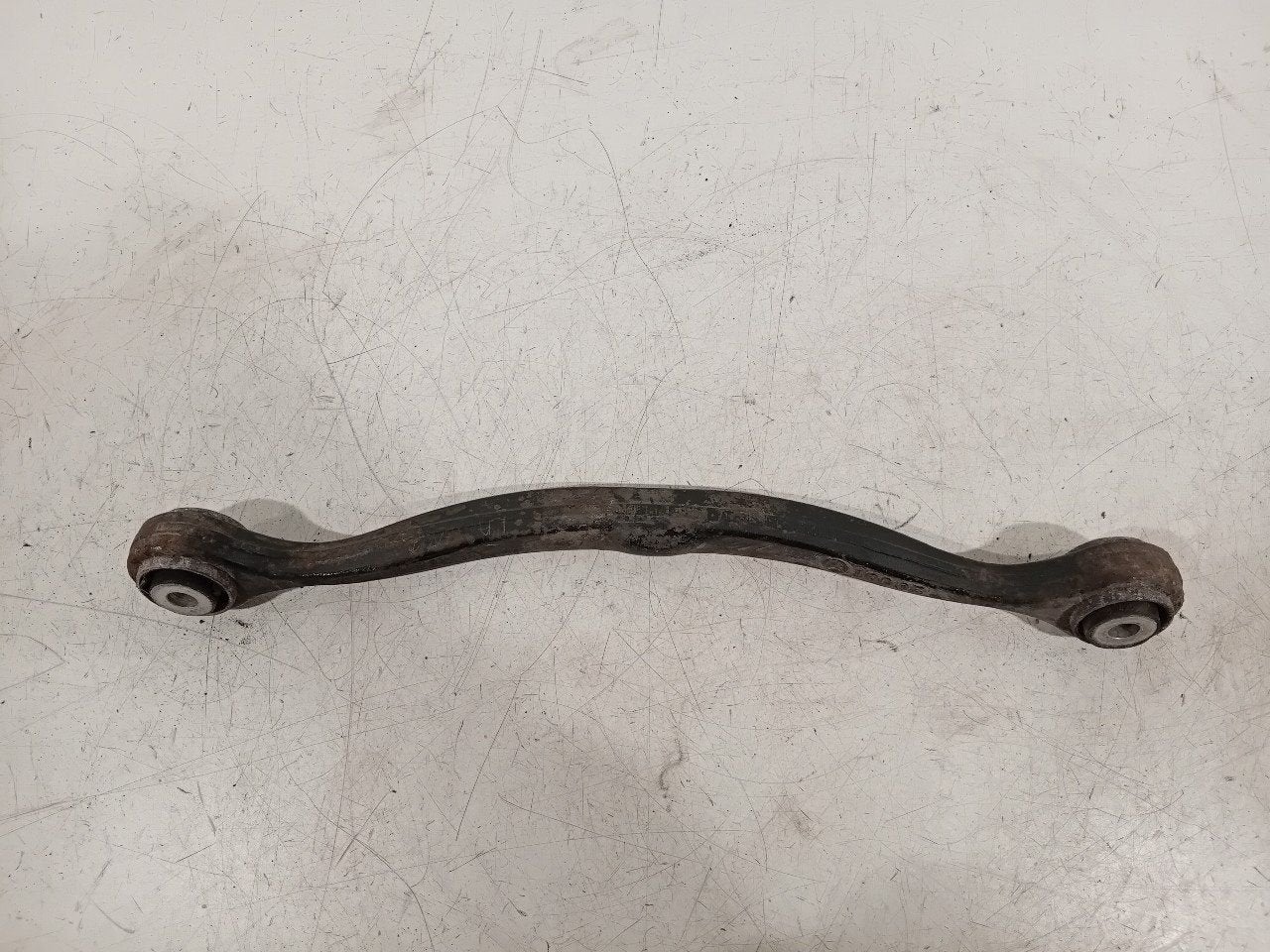 Draagarm links achter boven Mercedes-Benz ML-Klasse, Onderdelen@venauto.nl, Van der Ven Autorecycling B.V., Ettenseweg 76, 4706 PB Roosendaal, The Netherlands