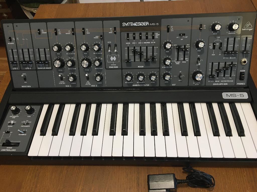 Vds Behringer MS5, Muziek en Instrumenten, Synthesizers, Ophalen, Gebruikt, Overige aantallen, Overige merken
