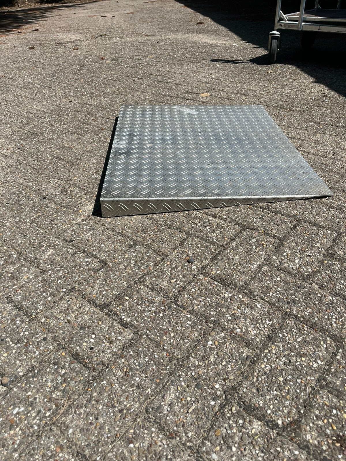 Oprijplaat, Ophalen, Zo goed als nieuw