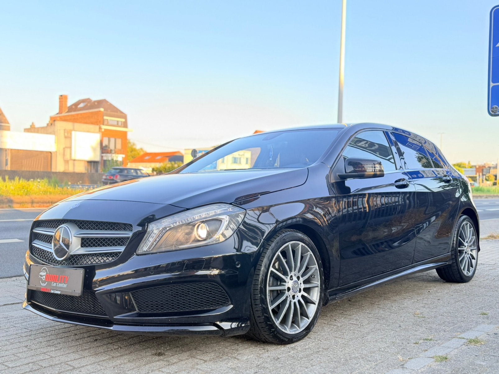 Mercedes A180i AMGLINE 12/2015 142dkm Benzine Euro6 Full, Auto's, 90 kW, Bluetooth, Zwart, Bedrijf