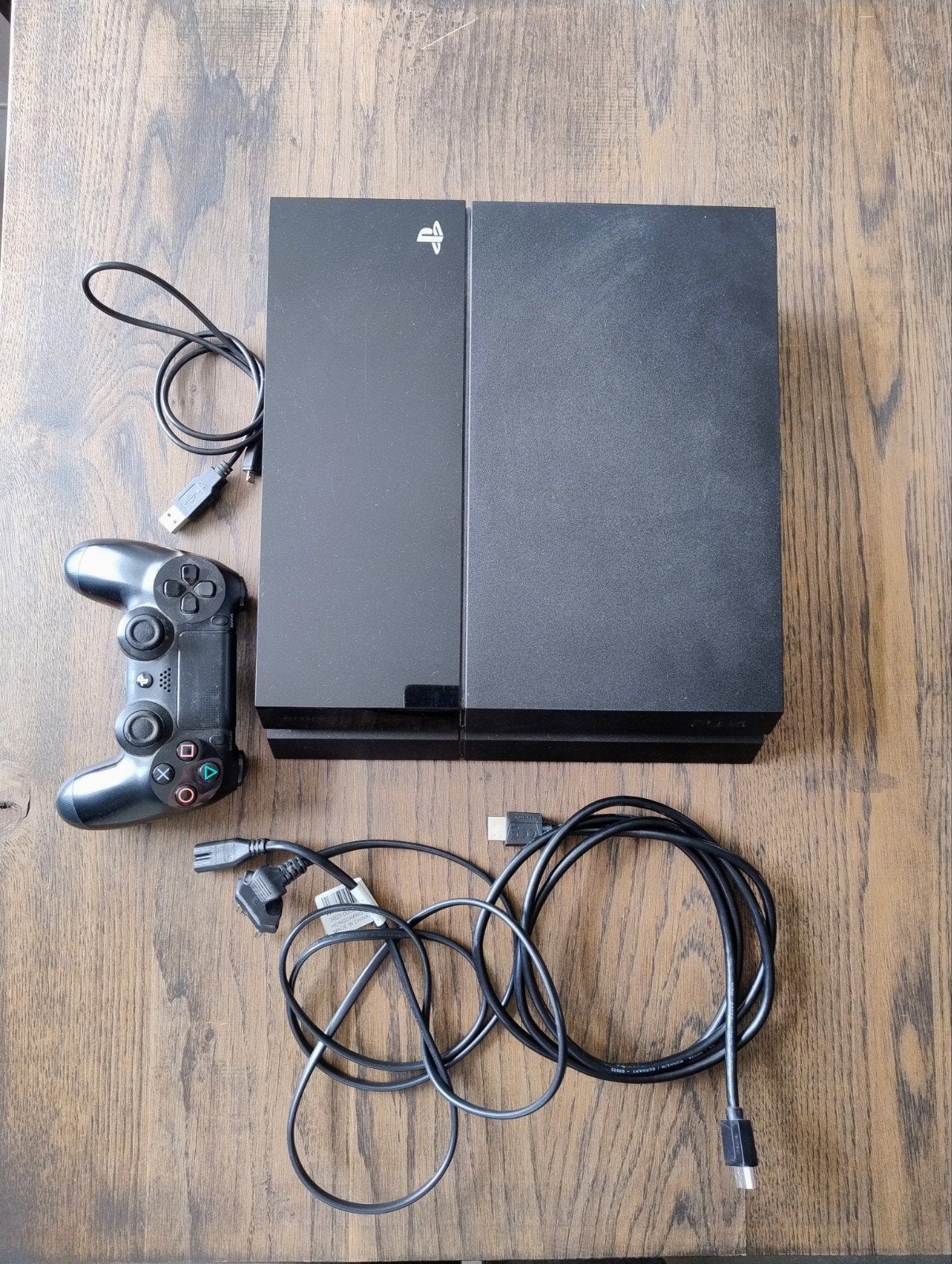 PS4, kabels en 1 controller, Consoles de jeu & Jeux vidéo, Sans fil, Enlèvement, Utilisé, PlayStation 4