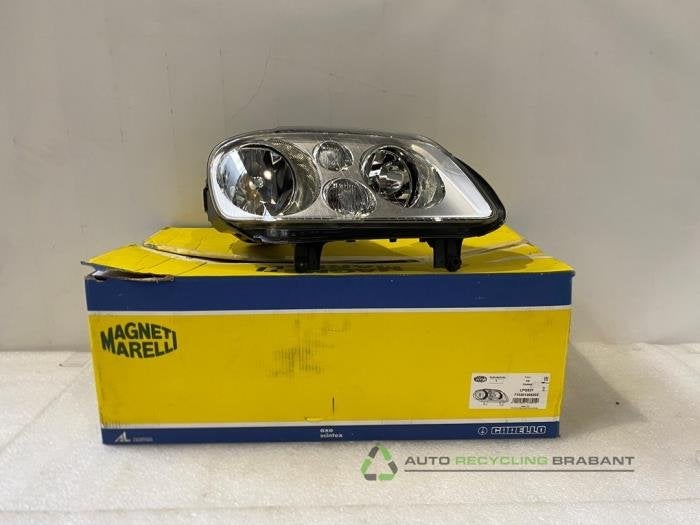Phare droit d'un Volkswagen Touran, Autos : Pièces & Accessoires, Volkswagen, -, 3 mois de garantie, Utilisé