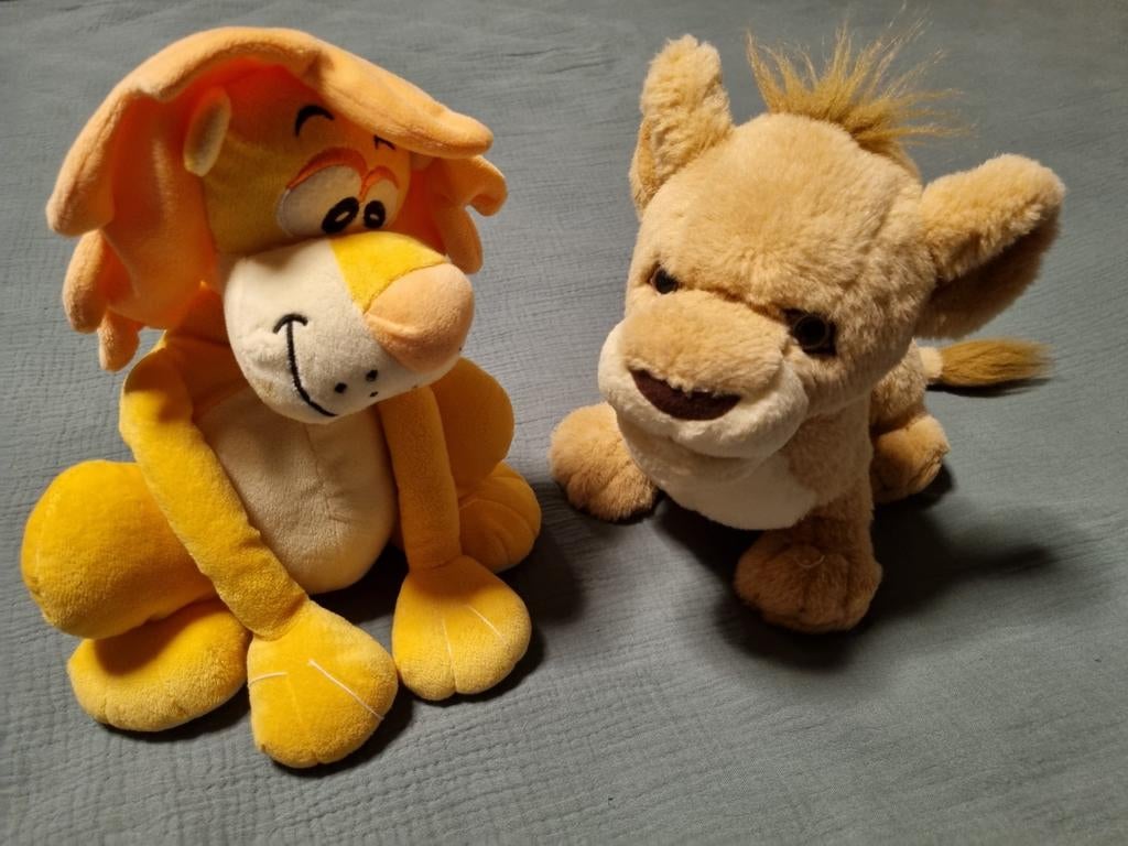 2 knuffelbeesten met leeuwenwelpen, Ophalen of Verzenden, Gebruikt, Leeuw, Overige merken
