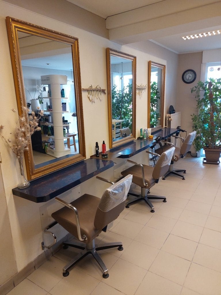 DÉCORATION DE SALON DE COIFFURE, Enlèvement
