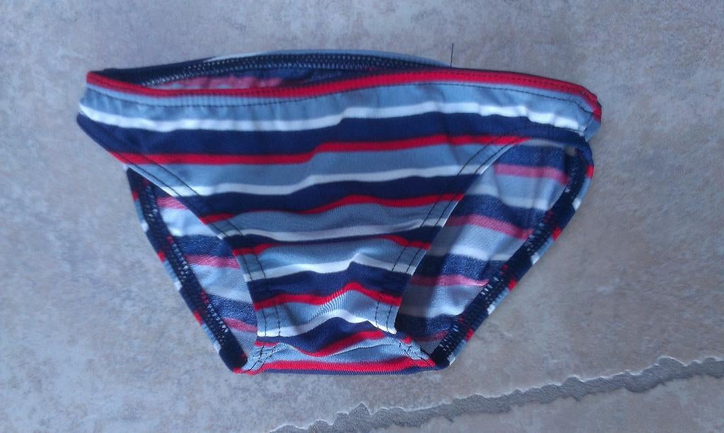 GRATIS zwembroek mt 86, Kinderen en Baby's, Babykleding | Maat 86, Ophalen of Verzenden, Zo goed als nieuw, Jongetje, Broekje