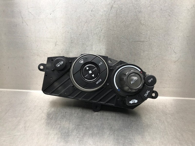 PANNEAU DE COMMANDE CHAUFFAGE CLIMATISATION Civic (FK / FN), Honda, Dhr. M. Roggen, Stadsweg 37 37
9917 PV  WIRDUM GR., NL, Utilisé