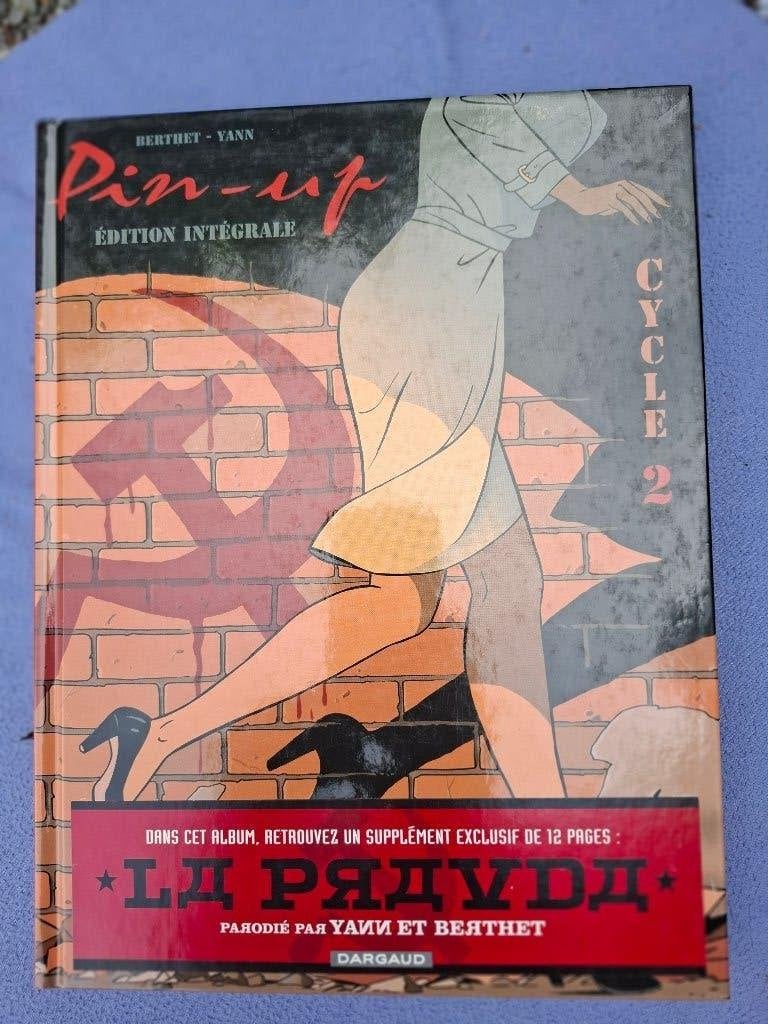 ALBUM INTEGRALE CYCLE 2 PIN-UP BERTHET TOMES 4-6 EO 2004, Boeken, Stripverhalen, Zo goed als nieuw, Complete serie of reeks, Ophalen of Verzenden