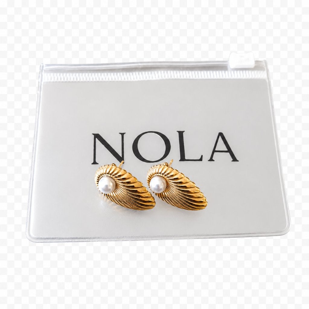 Nola Amsterdam Pearl Shell Oorbellen, Bijoux, Sacs & Beauté, Boucles d'oreilles, Enlèvement ou Envoi, Or, Or, Avec pierre précieuse