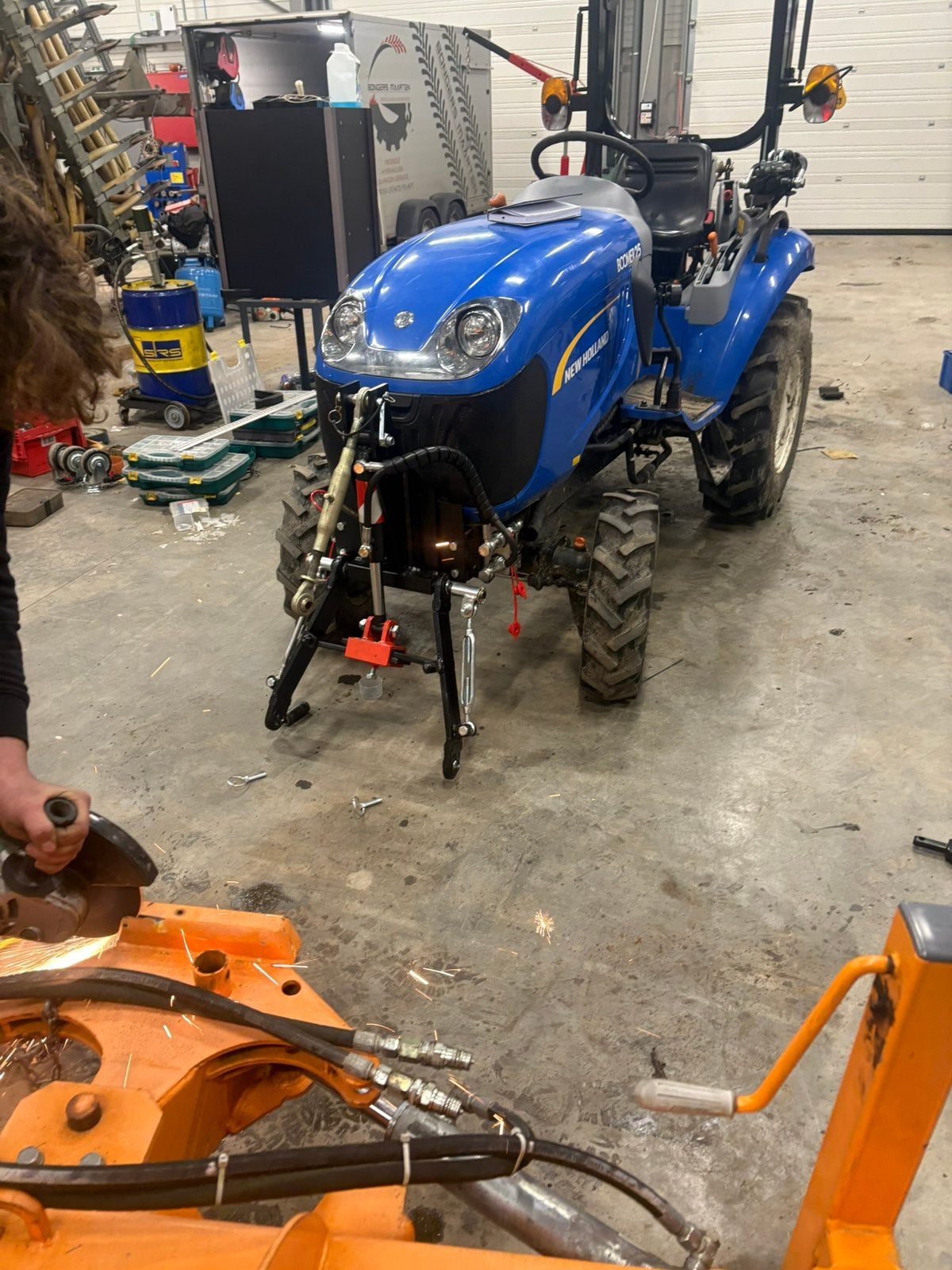 New holland Boomer 25 250 uur met papieren en werktuigen, Enlèvement