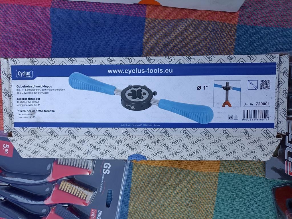 Voorvork Draadsnijder, Enlèvement