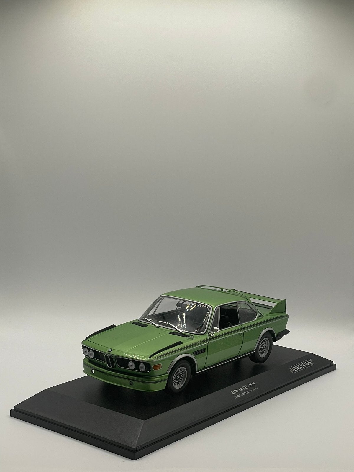 BMW 3.0 CSL Minichamps 1/18, Enlèvement, Comme neuf, MiniChamps