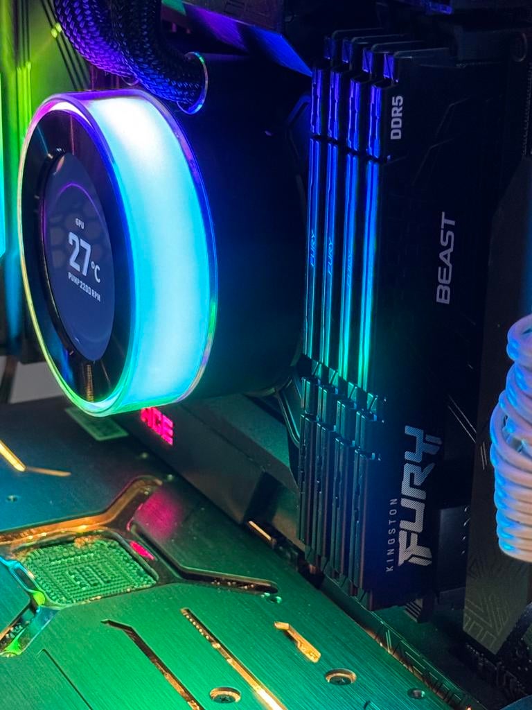 High end gaming pc 24gb limited edition kaart, Informatique & Logiciels, Cartes vidéo, Utilisé, AMD, GDDR5, Enlèvement