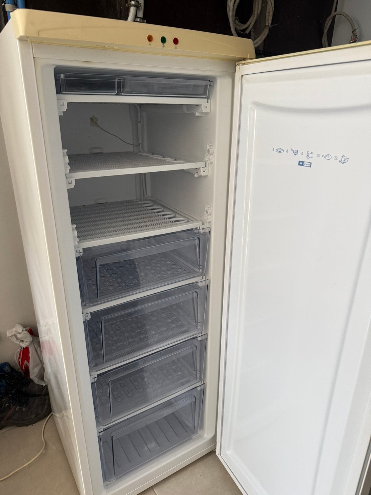 Diepvries, Elektronische apparatuur, Vriezers en Diepvrieskisten, Gebruikt, 120 tot 140 cm, Minder dan 60 cm, Vrijstaand