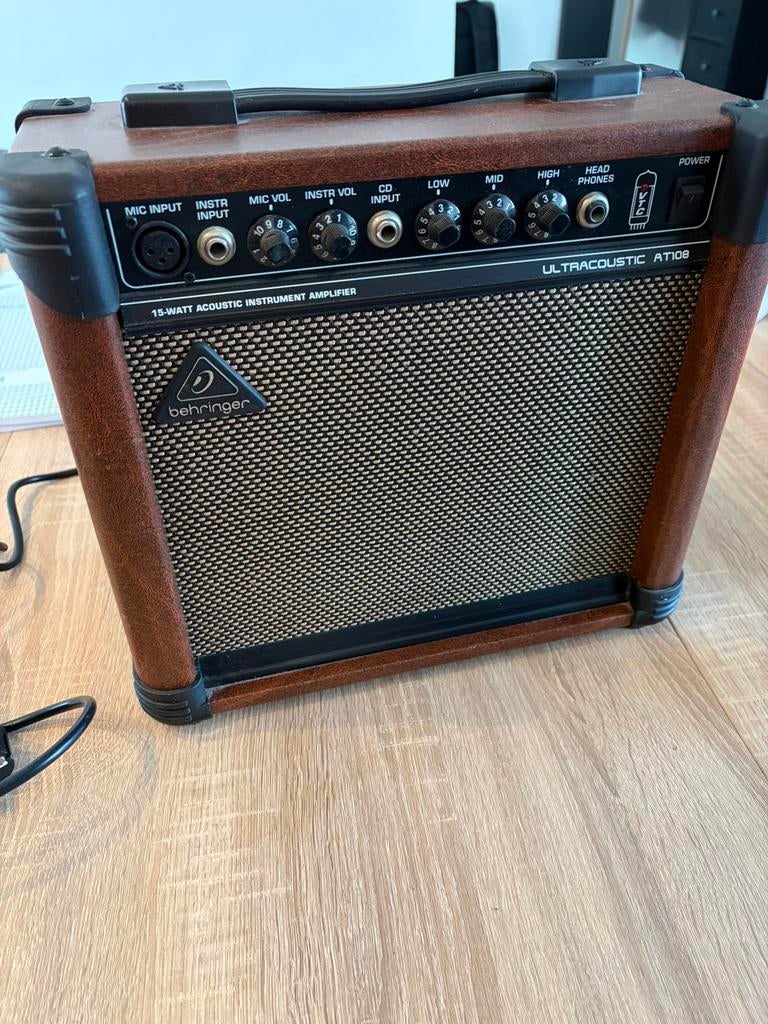Amplificateur Behringer Ulracoustic AT108, Musique & Instruments, Enlèvement, Comme neuf
