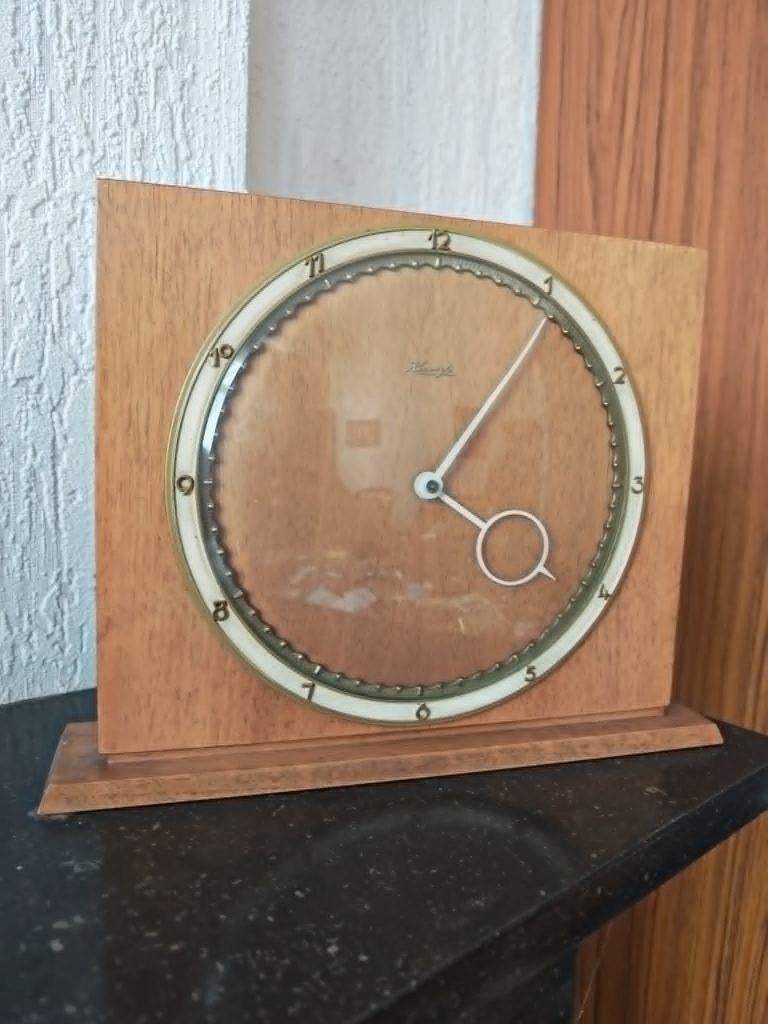 Kienzle Bauhaus Art Deco tafelklok, Enlèvement