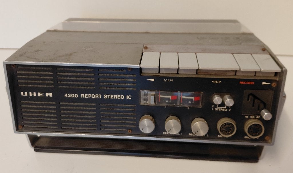 Circuit intégré stéréo UHER 4200 Report avec batterie neuve, TV, Hi-fi & Vidéo, Enlèvement ou Envoi, Magnétophone