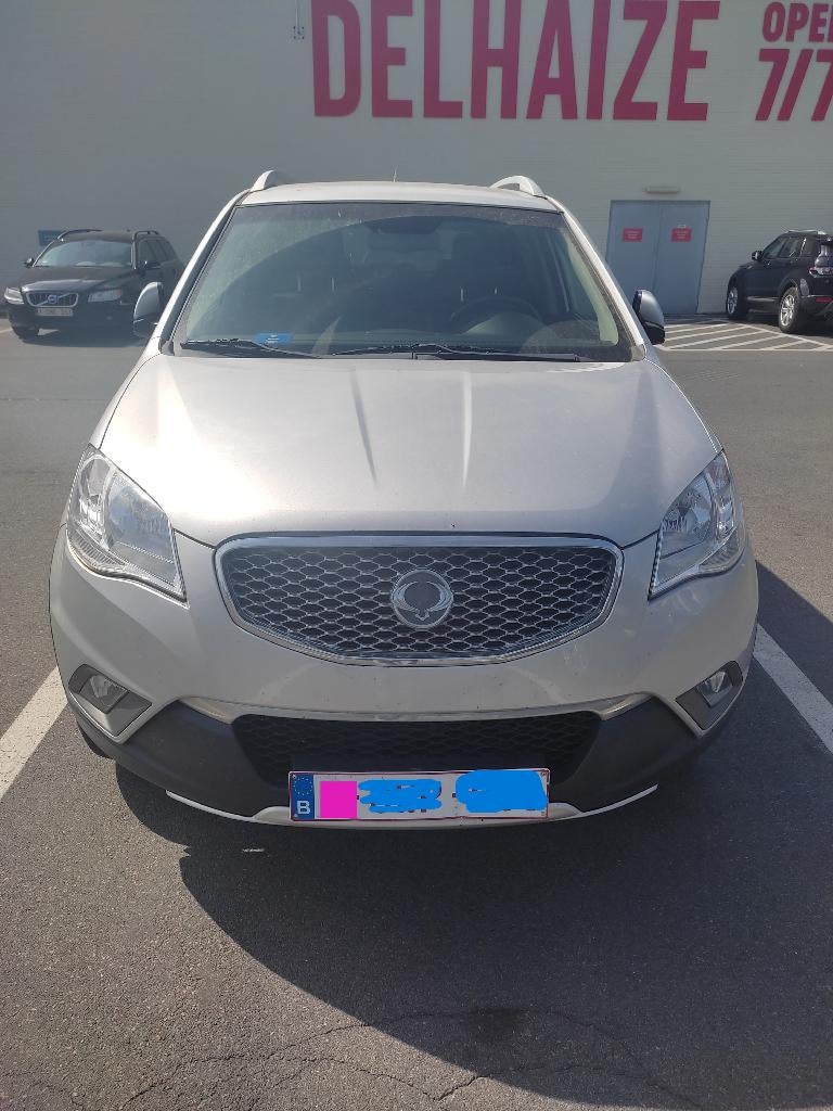 SsangYong Korando 2.0i Benzine, Autos, SsangYong, Cuir, Achat, Korando, Boîte manuelle