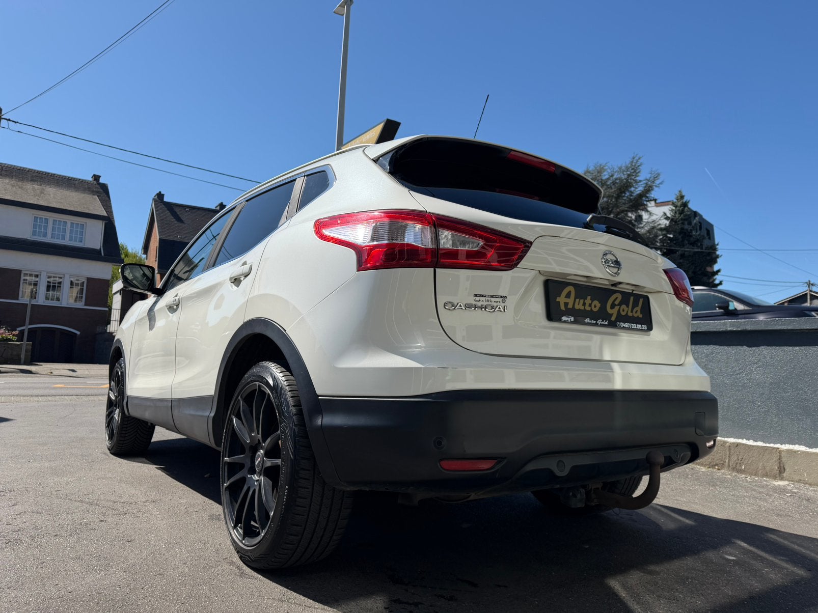 NISSAN QASHQAI 1.2 ESSENCE FULL FULL PANO JANTES 19 !, Euro 5, Zwart, 4 cilinders, Wit