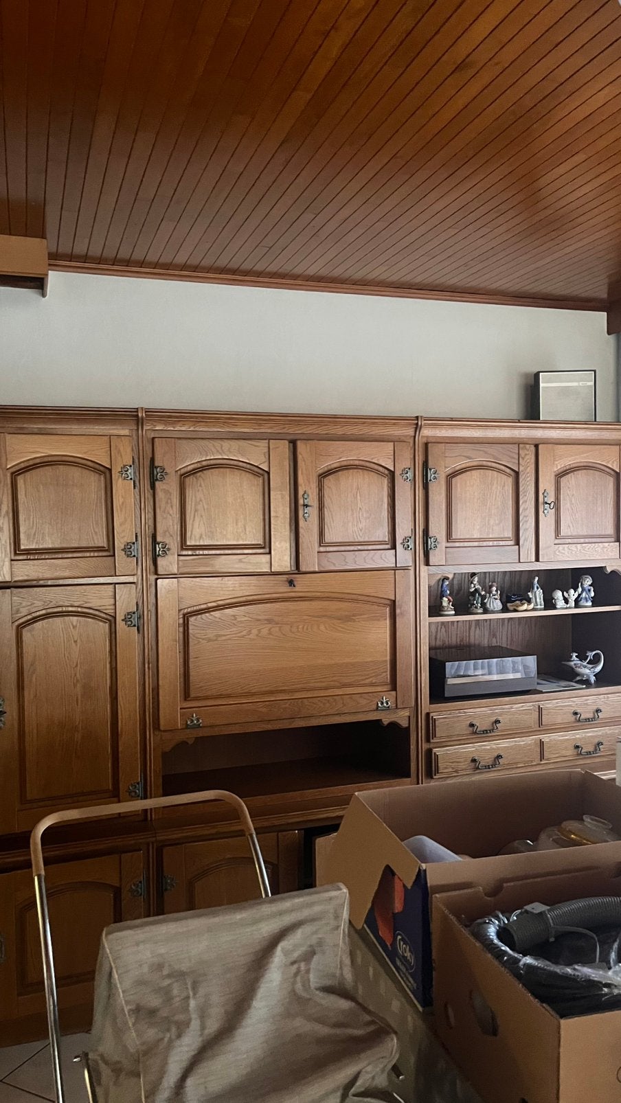 kast in drie delen met bar, Ophalen