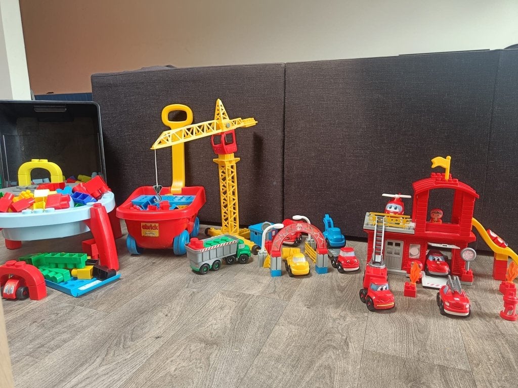 set Abrick: kraan, brandweerkazerne, speeltafel en kar, Enlèvement, Comme neuf, Abrick