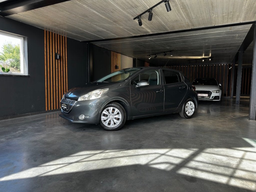 Peugeot 208 1.2i | Capteurs | BT | Navi | Cruise |..., Autos, Argent ou Gris, Achat, Euro 6, Entreprise