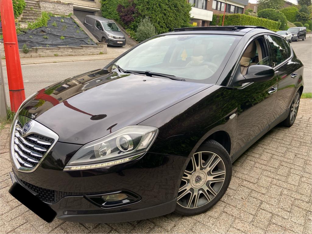 Lancia delta 1.4 benzin 11/2012 full options, Auto's, Voorwielaandrijving, Euro 5, Beige, Bruin