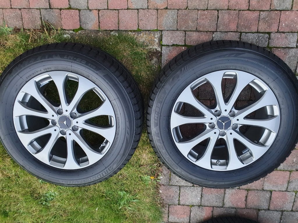 Ensemble de pneus d'hiver Mercedes GLC d'origine avec TPMS, Autos : Pièces & Accessoires, Pneus hiver, Enlèvement, 235 mm, Pneu(s)