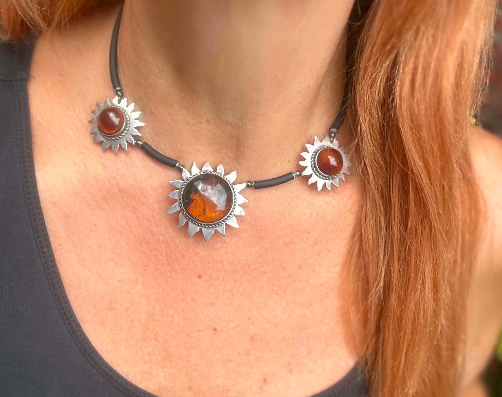 Collier artisanal en argent avec de l’ambre, Bijoux, Sacs & Beauté, Enlèvement ou Envoi, Comme neuf, Argent, Argent