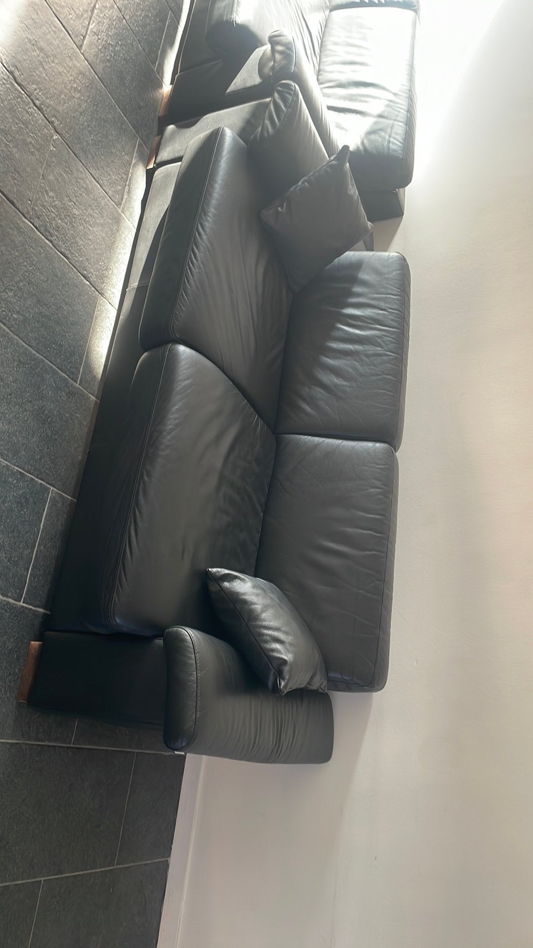 3 zetels die in een bed kan veranderen van conforama (leer), 200 à 250 cm, Banc droit, Comme neuf, Enlèvement