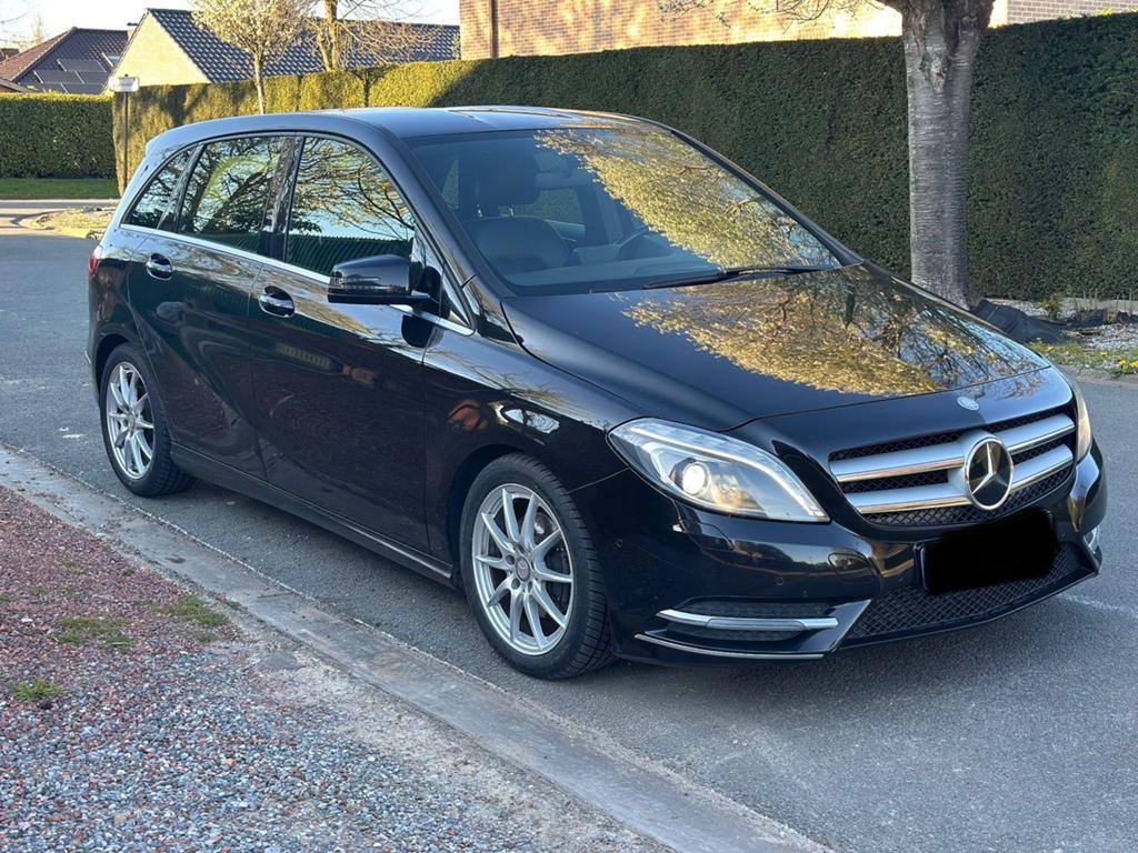 Mercedes B180 AUTOMATIQUE, Achat, 4 portes, Entreprise, Carnet d'entretien