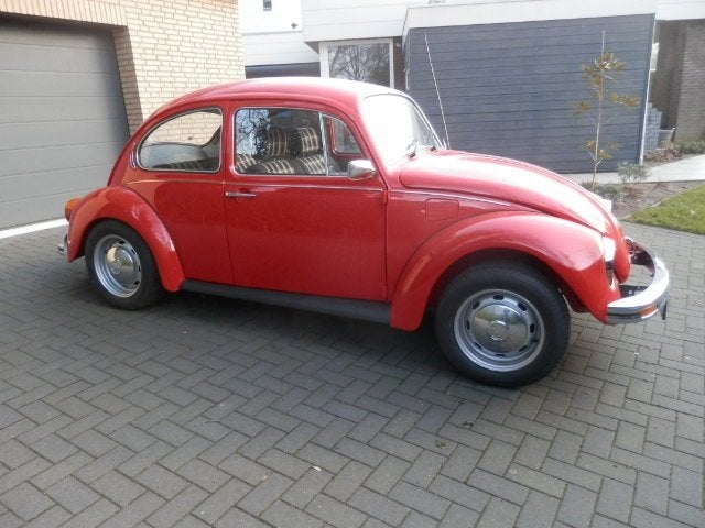 VW Beetle 1200 cc. construite en 1985, belle voiture soignée, Rouge, Achat, 2 places, Noir