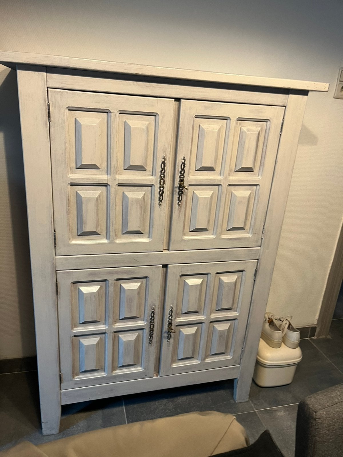 Belle armoire, 25 à 50 cm, Avec porte(s), 100 à 150 cm, Enlèvement