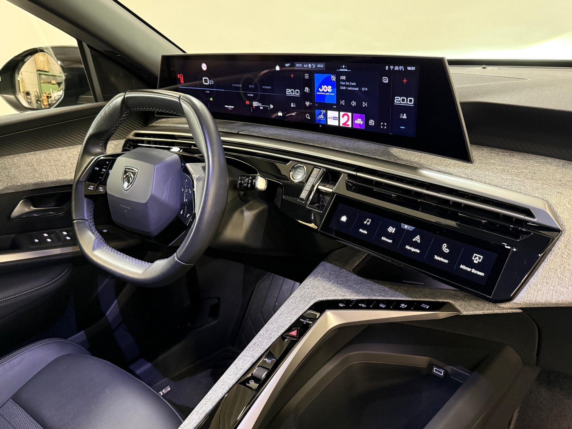 Peugeot 5008 Hybrid Allure e-DSC6 (bj 2024, automaat), Auto's, Gebruikt, 136 pk, 7 zetels, Bedrijf