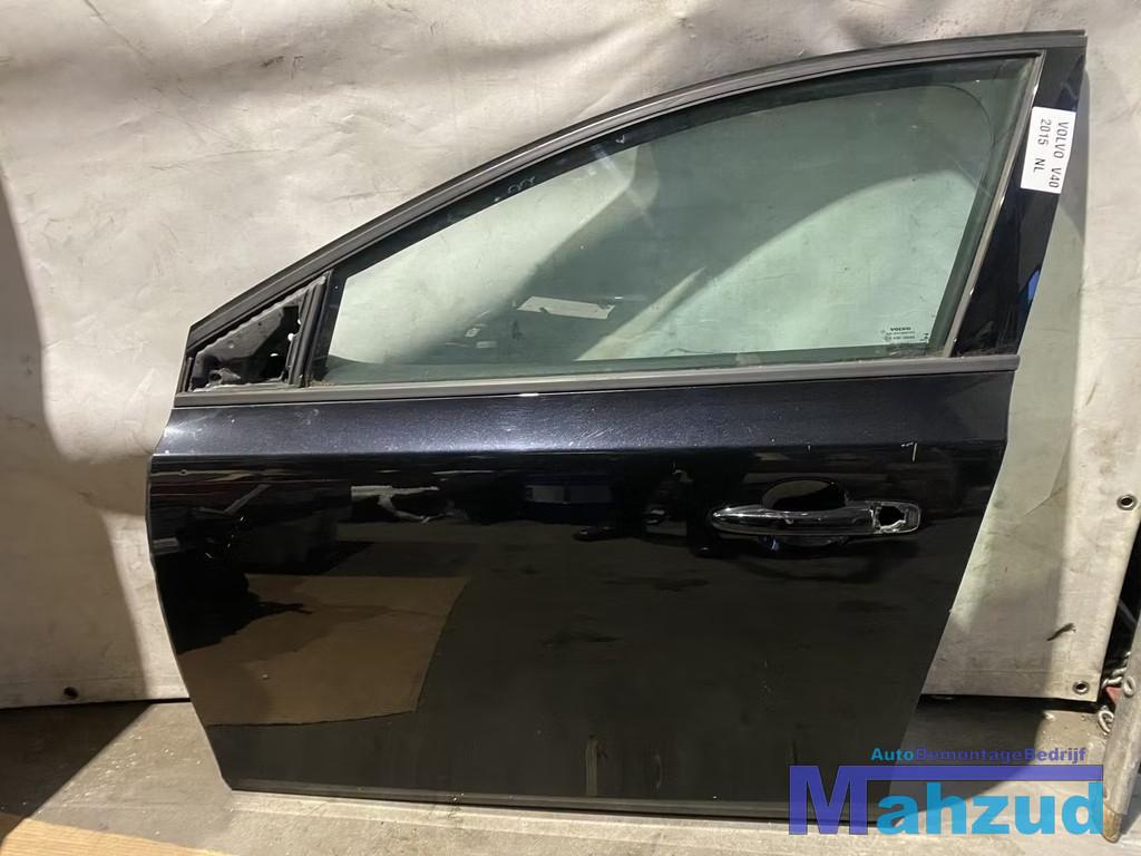 VOLVO V40 ZWART Links voor deur portier 2012-2019, Gebruikt, Gunnar Engellaus vag 8
405 31  Gothenburg, SE, Deur, Info@volvocars.com