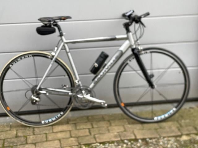 Koersfiets met recht stuur. Hybride, Autres marques, Aluminium, Enlèvement, 28 pouces