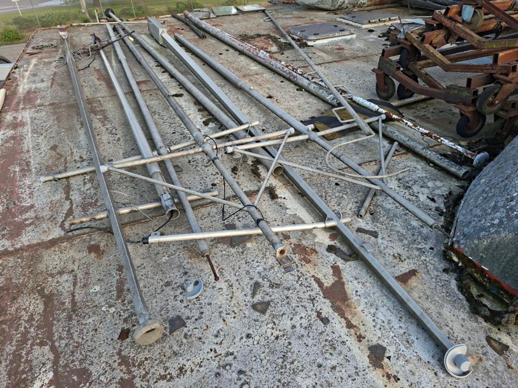 Masten. Aluminium, Enlèvement, Aluminium