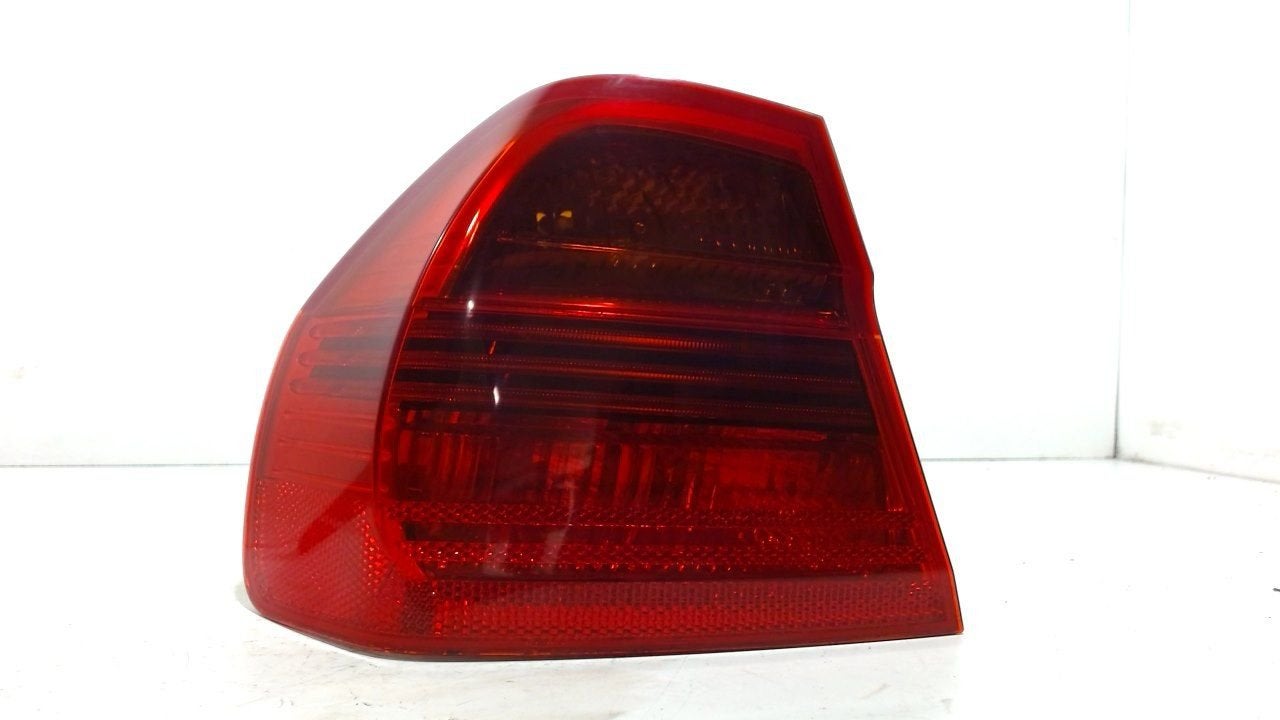Achterlicht links buiten BMW 3 serie, Onderdelen@venauto.nl, Van der Ven Autorecycling B.V., Gebruikt, Ettenseweg 76, 4706 PB Roosendaal, The Netherlands