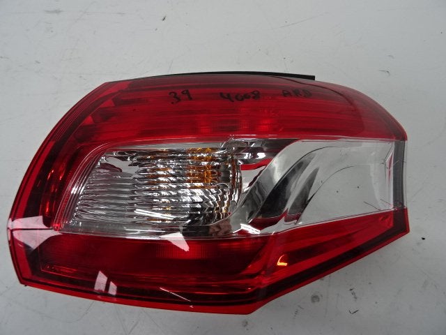 ACHTERLICHT RECHTS Peugeot 4008 (01-2012/-), Gebruikt, Peugeot