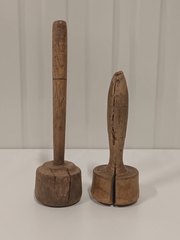Pilons anciens en bois, Enlèvement ou Envoi
