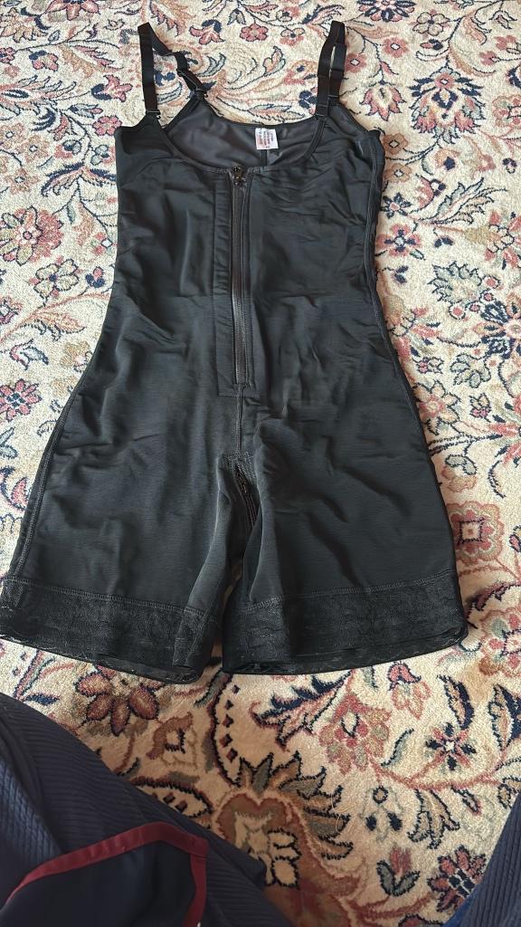 Nieuwe shapewear bodysuit zwart (S/M/L/XL), Geen merk, Ophalen of Verzenden, Zwart, Body of Korset