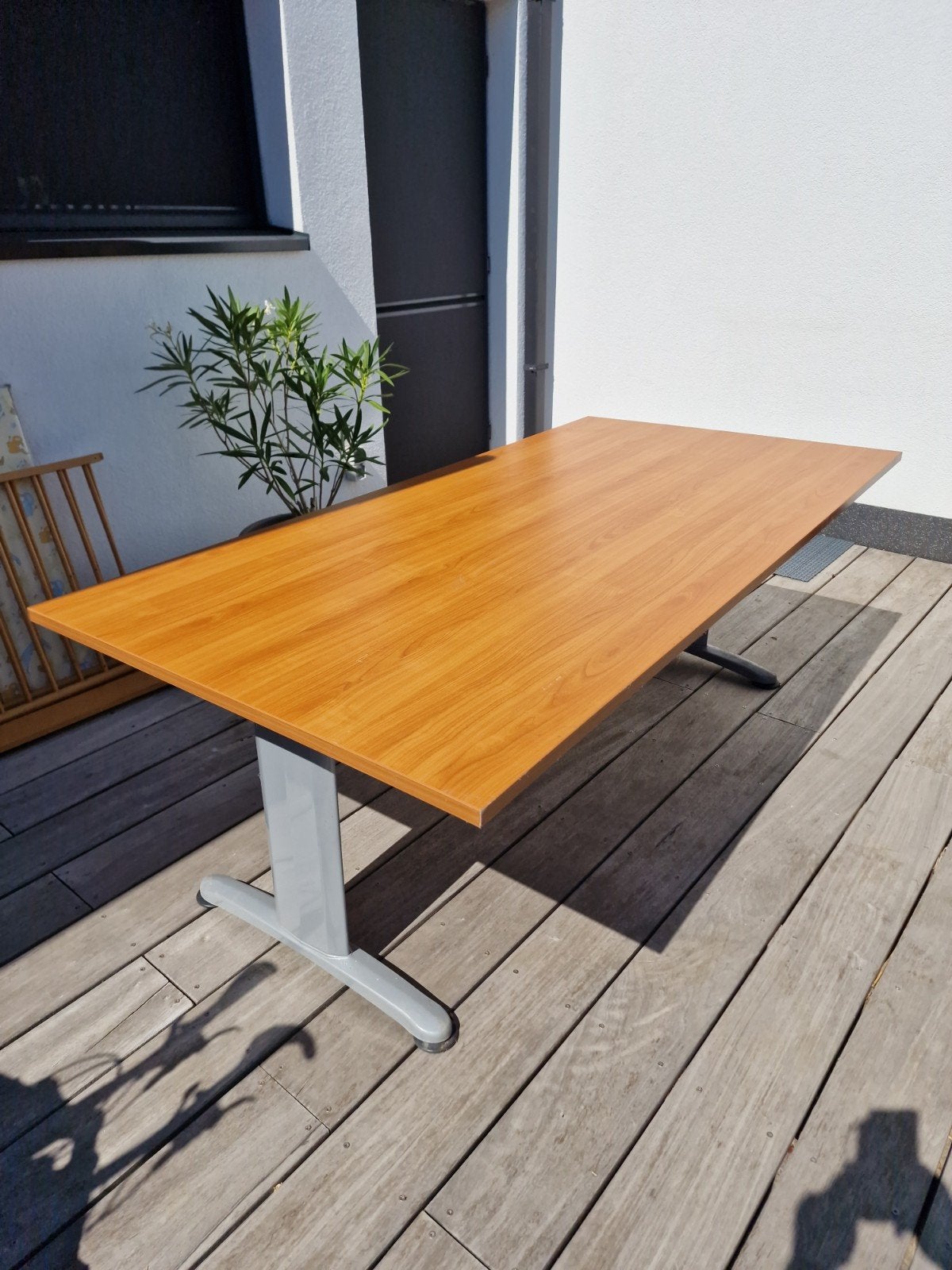 grote tafel 2m x 1m, in hoogte verstelbaar, Ophalen