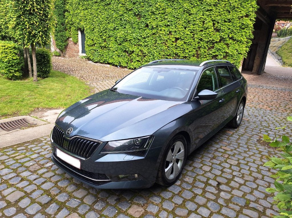 Skoda Superb SW 1.6 TDi, Autos, Skoda, Particulier, Superb, Caméra de recul, Airbags, Air conditionné, Climatisation automatique